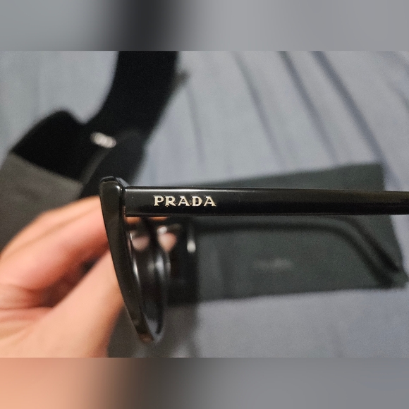 PRADA sunglasses - Picture 2 of 8